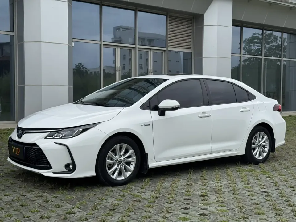 Toyota Corolla Intelligent Electric Hybrid Dual Engine 1.8L E-CVT Elite Edition 2024 — фото 1, купить с доставкой в Москву