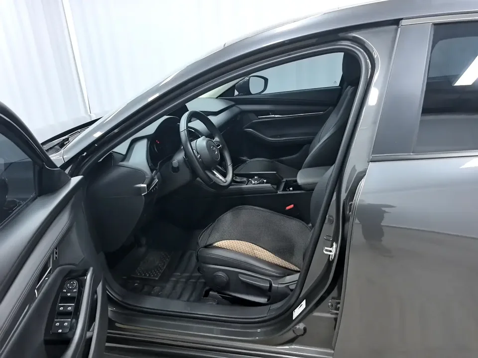 Mazda Axela 2.0L Automatic Elegant Edition 2024 — миниатюра 5