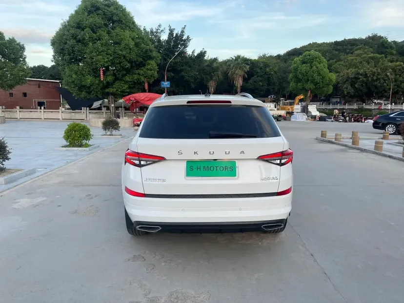 Skoda Kodiaq TSI330 7-seat two-wheel drive luxury version 2022 — миниатюра 4