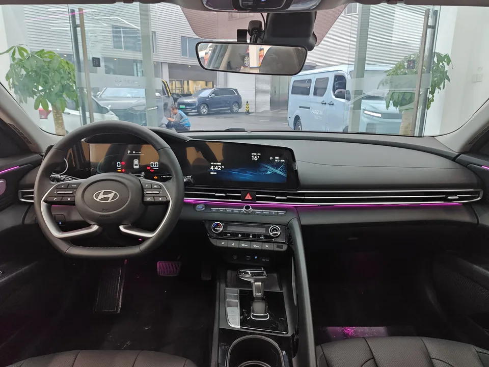 Hyundai Elantra Elantra 2023 1.5L CVT LUX Premium Edition 2024 — thumbnail 5