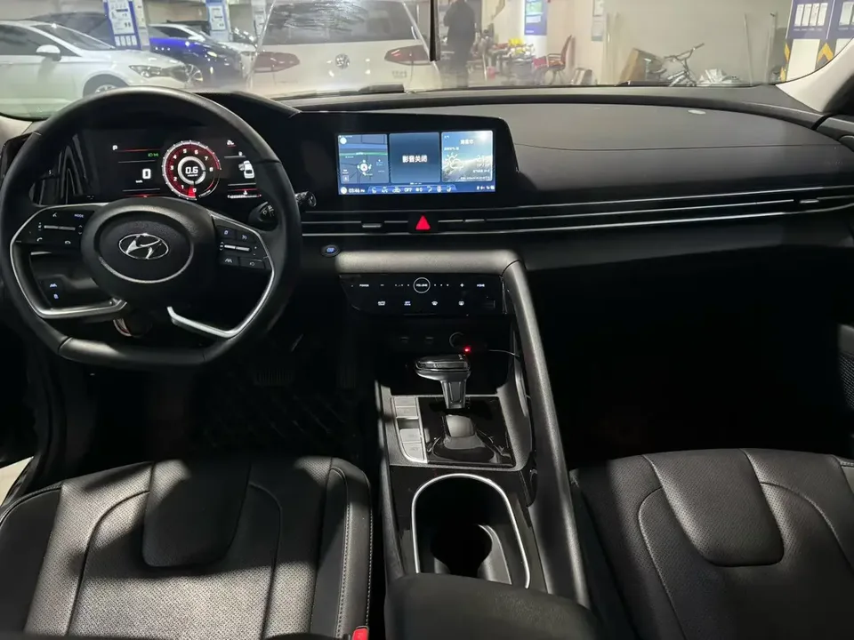 Hyundai Elantra Elantra 2022 1.5L CVT LUX Premium Edition 2022 — thumbnail 5