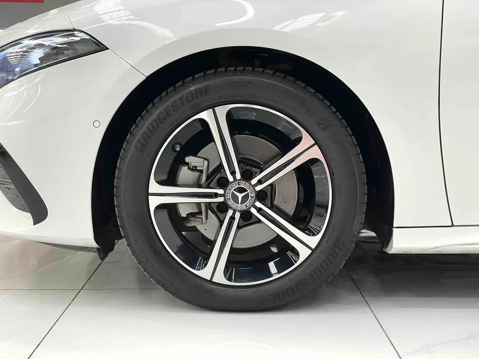 Mercedes-Benz Mercedes Benz A Class Mercedes-Benz A-Class 2023 A 200 L Sports Sedan Fashion Edition 2023 — миниатюра 3
