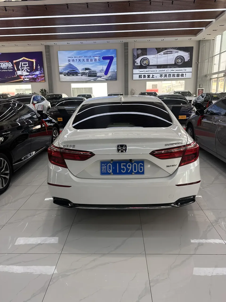 Honda Inspire 2022 Insignia Hybrid 2.0L Net Smart Edition 2022 — миниатюра 2