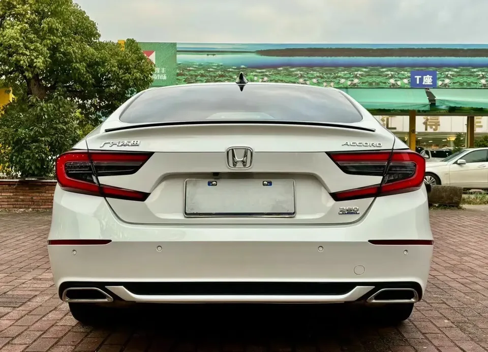 Honda Accord 2022 Accord 260TURBO Fantasy Night Premium Edition 2022 — миниатюра 2