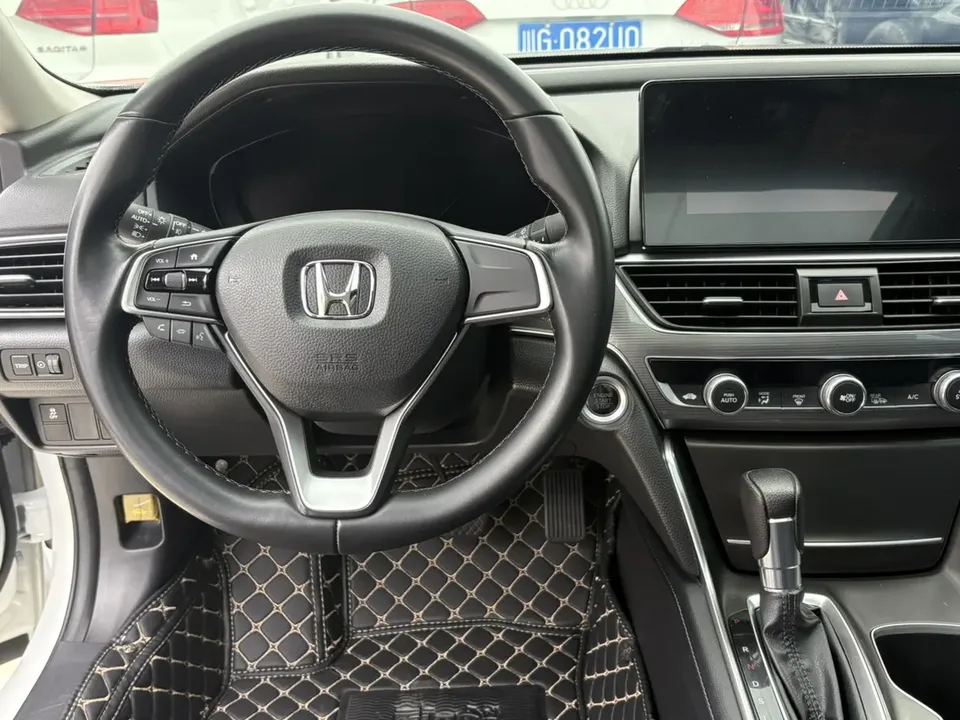Honda Accord 2022 Accord 260TURBO Fantasy Night Premium Edition 2022 — миниатюра 3