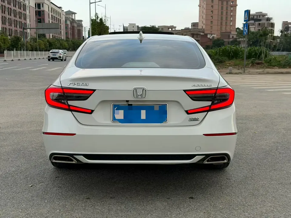 Honda Accord Accord 2022 260TURBO Deluxe Edition 2023 — миниатюра 2