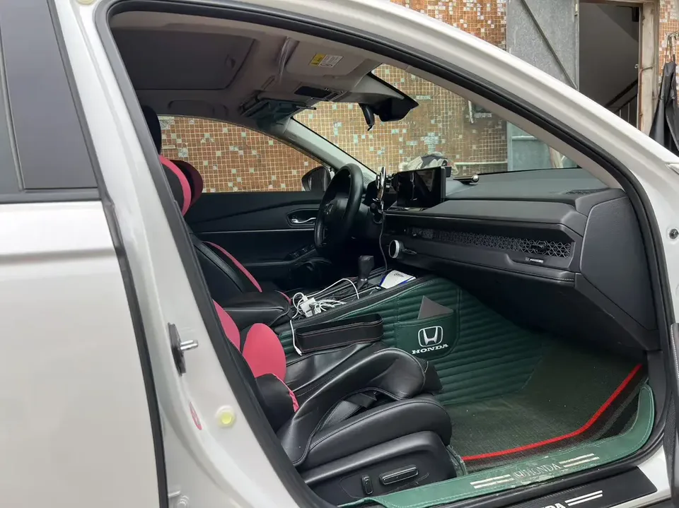 Honda Accord Rui T 260TURBO Deluxe Edition 2023 — миниатюра 3