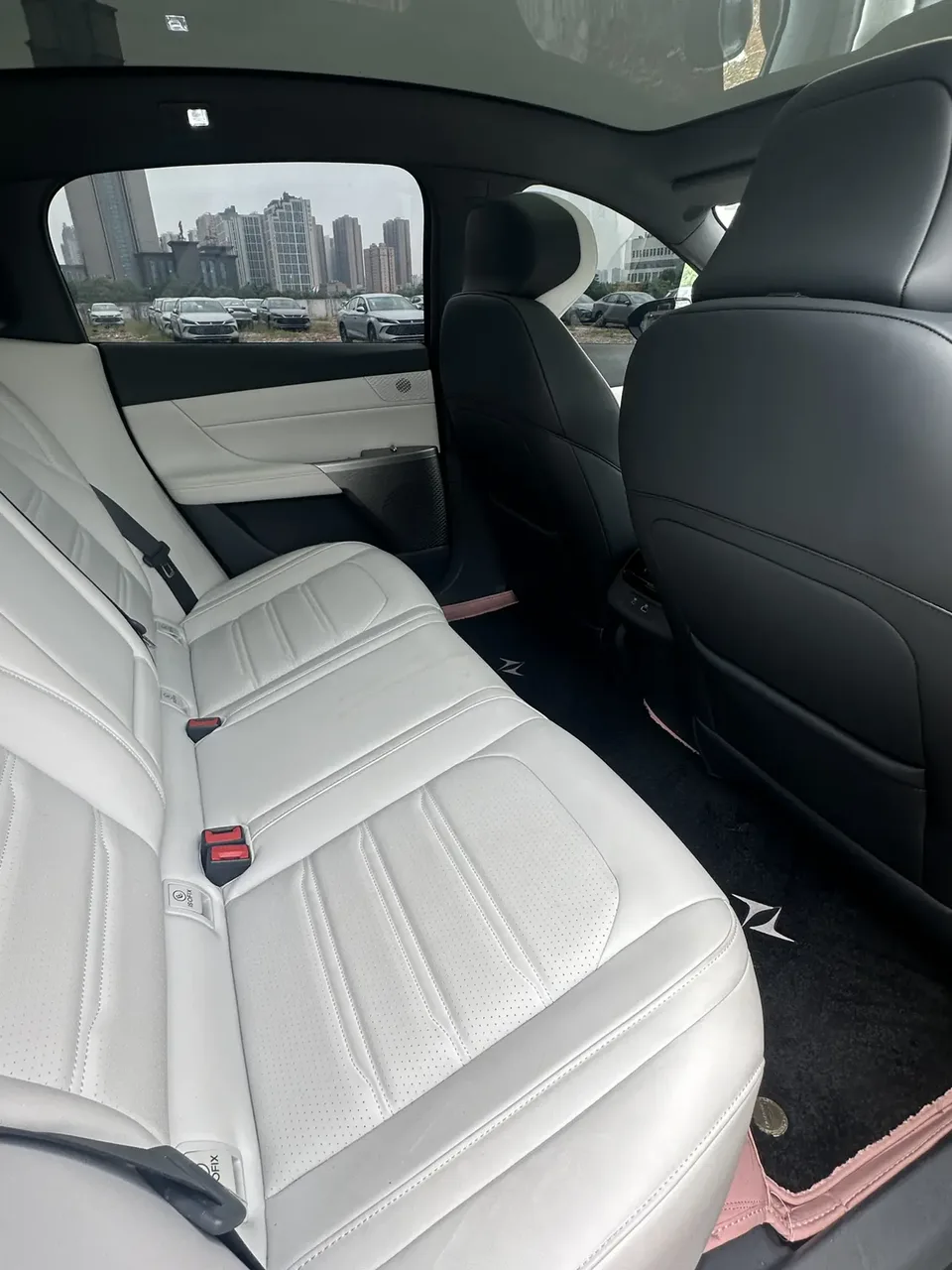 Dongfeng YiPai 007 e007 2024 Extended Range 200 Ruyi Edition 2025 — миниатюра 3