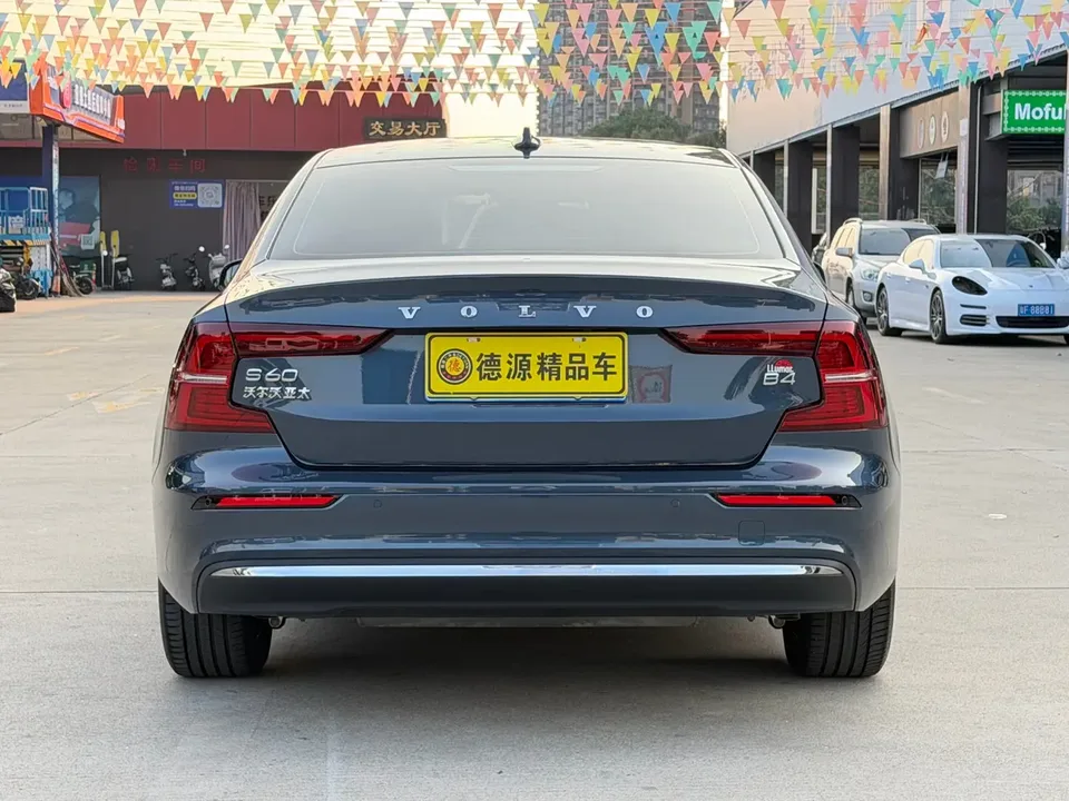 Volvo S60 Volvo S60 2025 B4 Zhiyi Luxury Edition 2025 — миниатюра 2