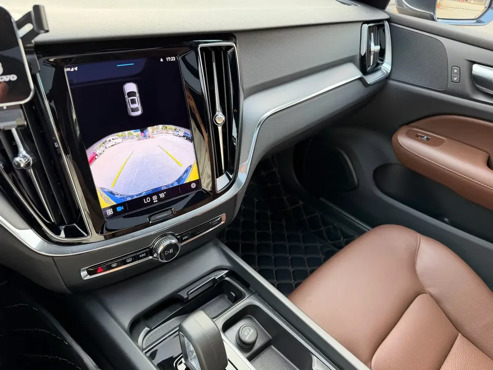 Volvo S60 Volvo S60 2025 B4 Zhiyi Luxury Edition 2025 — миниатюра 3