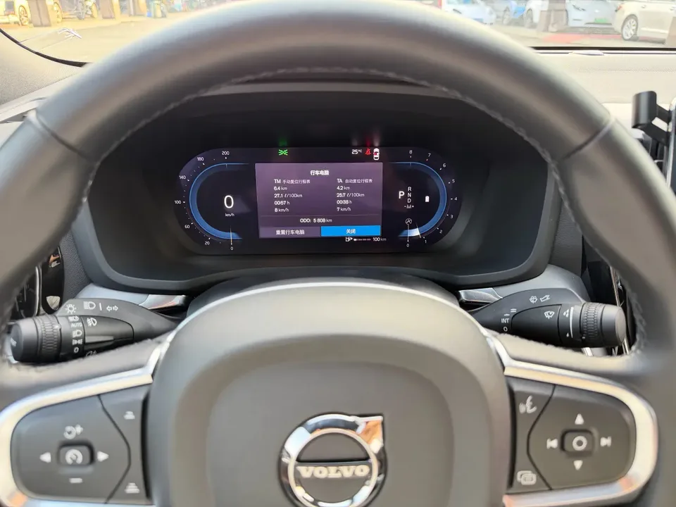 Volvo S60 Volvo S60 2025 B4 Zhiyi Luxury Edition 2025 — миниатюра 4