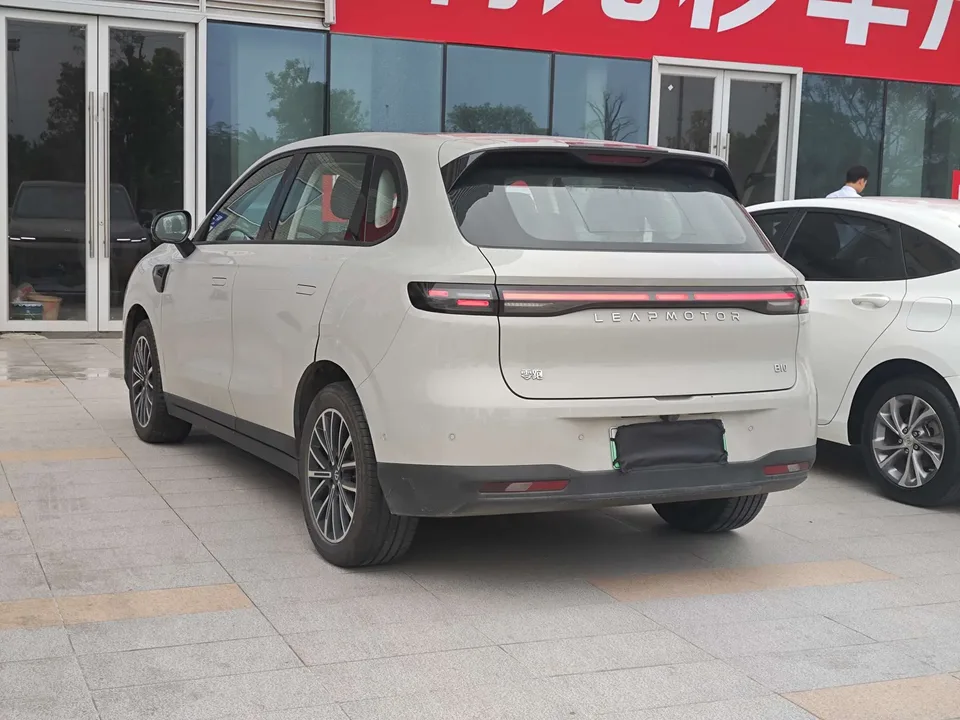 Leapmotor B10 510 Enjoy Edition 2025 — миниатюра 4