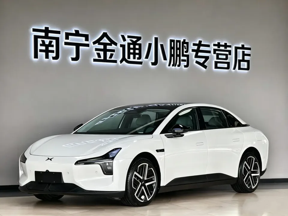 XPeng Xiaopeng MONA M03 2025