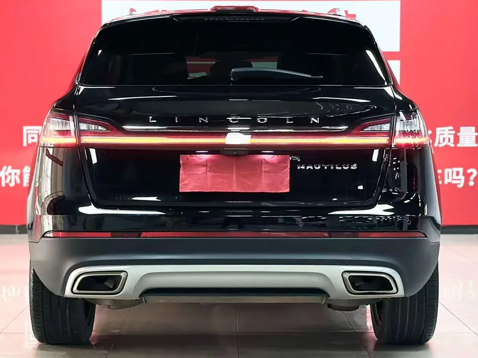 Lincoln Navigator 2.0T 4WD Premium Edition 2022 — миниатюра 2