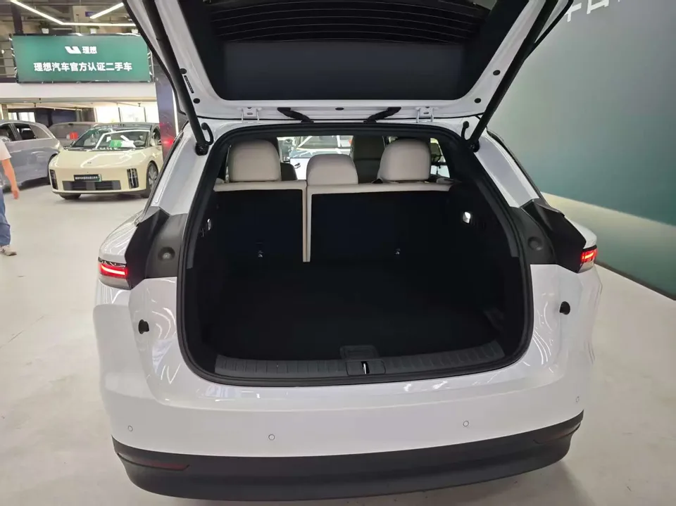 Li Ideal i6 Ideal i6 2025 two-wheel drive standard version 2025 — thumbnail 3