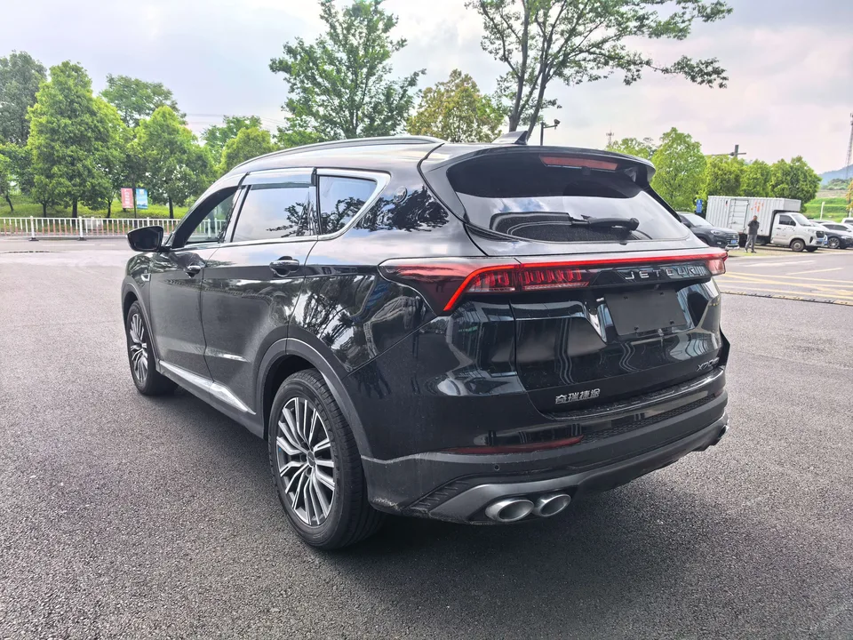 Jetour Jietu X70 PLUS Champion Edition 1.5T DCT Champion MAX 7 Seaters 2025 — миниатюра 2