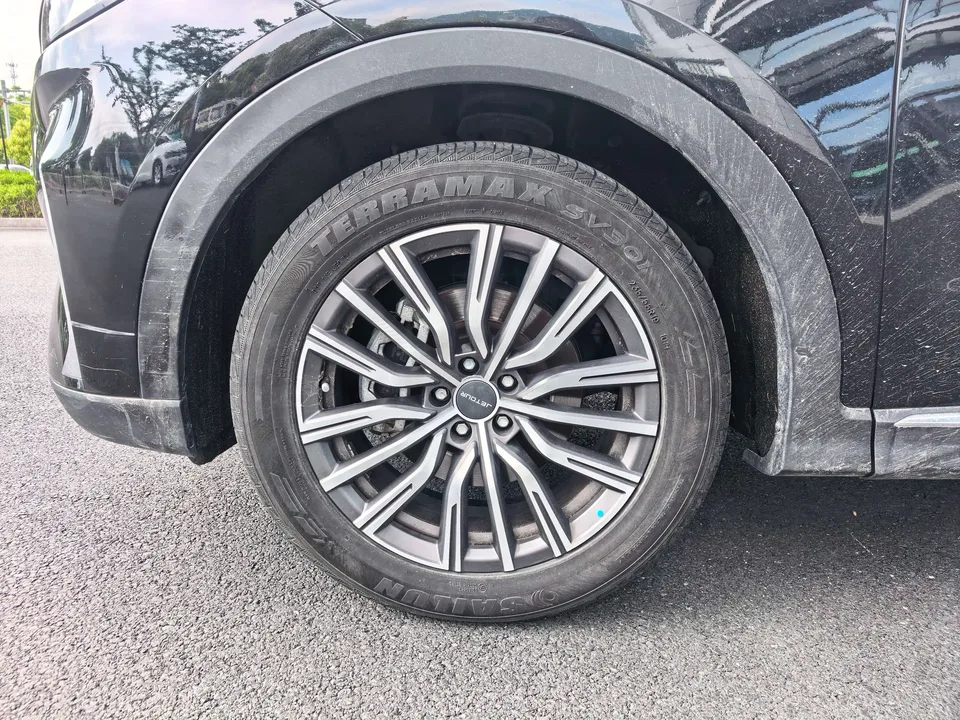 Jetour Jietu X70 PLUS Champion Edition 1.5T DCT Champion MAX 7 Seaters 2025 — миниатюра 4