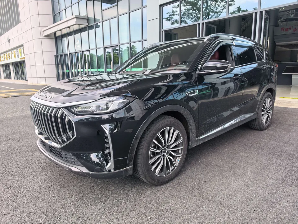 Jetour Jietu X70 PLUS Champion Edition 1.5T DCT Champion MAX 7 Seaters 2025 — фото 1, купить с доставкой в Москву