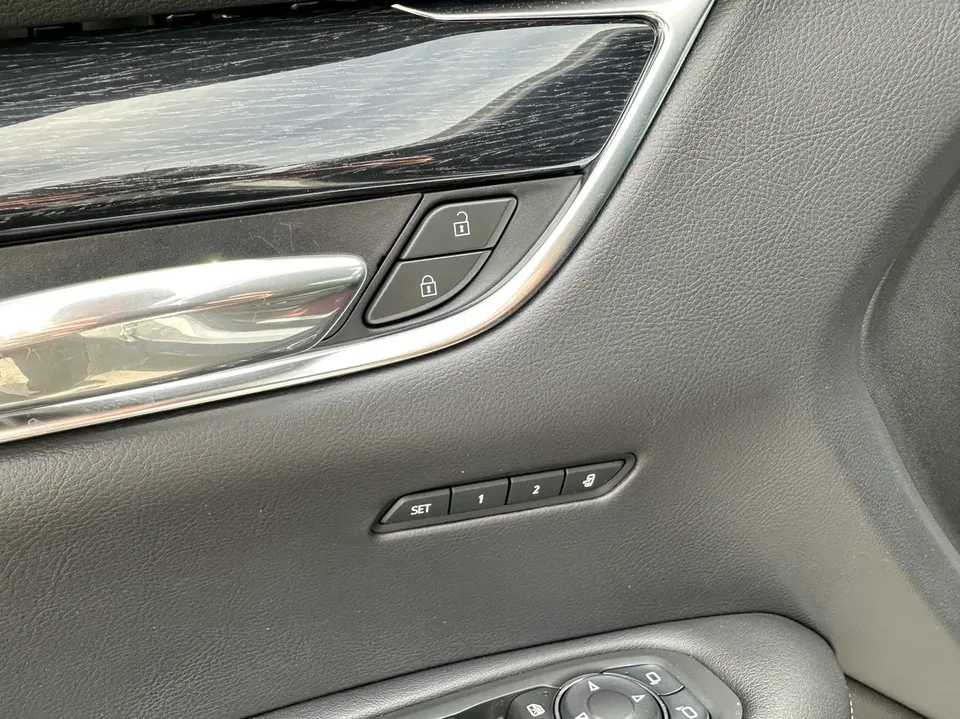 Cadillac XT5 Cadillac XT5 2022 2.0T two-wheel drive luxury model 2022 — миниатюра 3