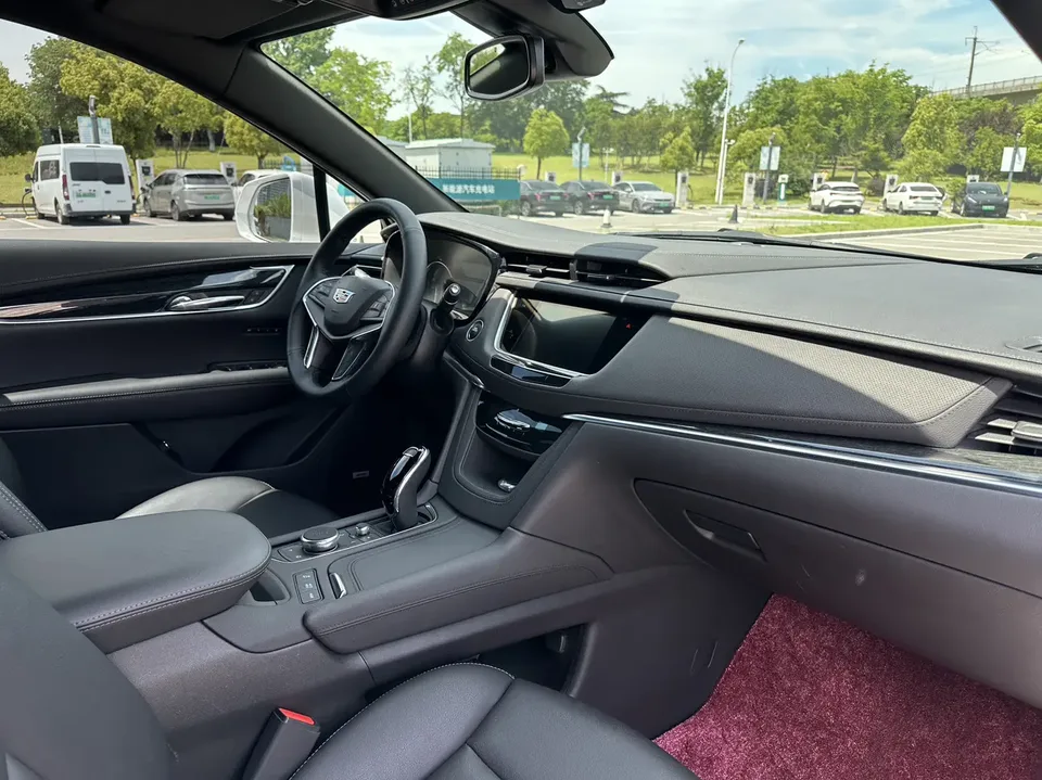 Cadillac XT5 Cadillac XT5 2022 2.0T two-wheel drive luxury model 2022 — миниатюра 4