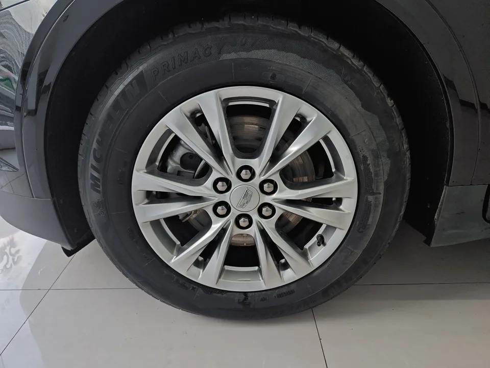 Cadillac XT5 XT5 2022 Cadillac XT5 2022 2.0T two-wheel drive luxury model 2022 — миниатюра 2