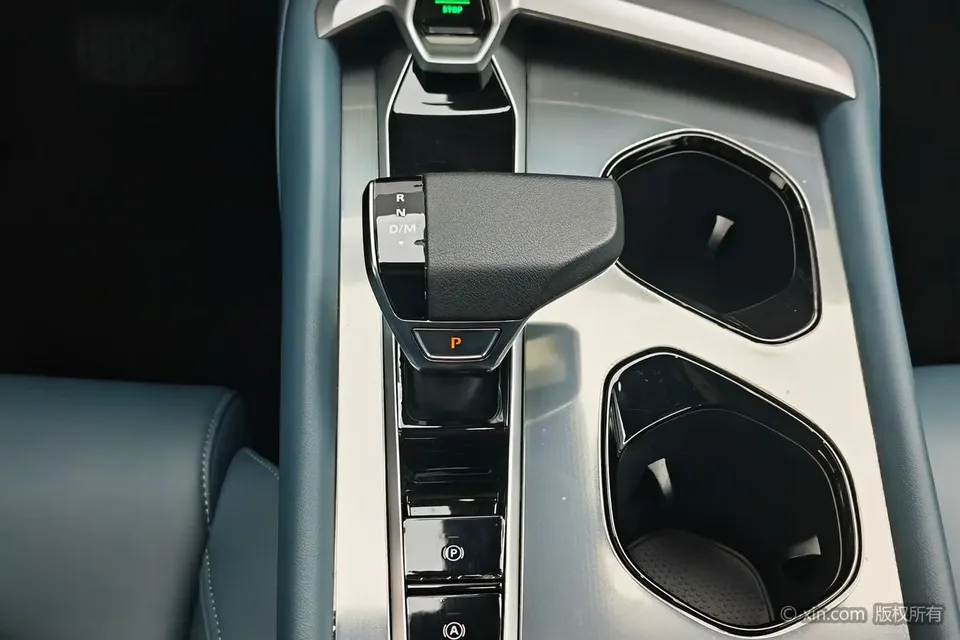 MG 7 MG7 2025 2.0T Automatic Luxury Edition 2025 — миниатюра 4