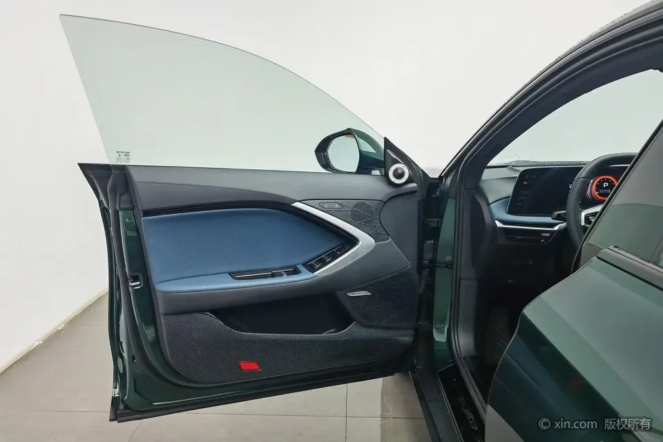 MG 7 MG7 2025 2.0T Automatic Luxury Edition 2025 — миниатюра 5