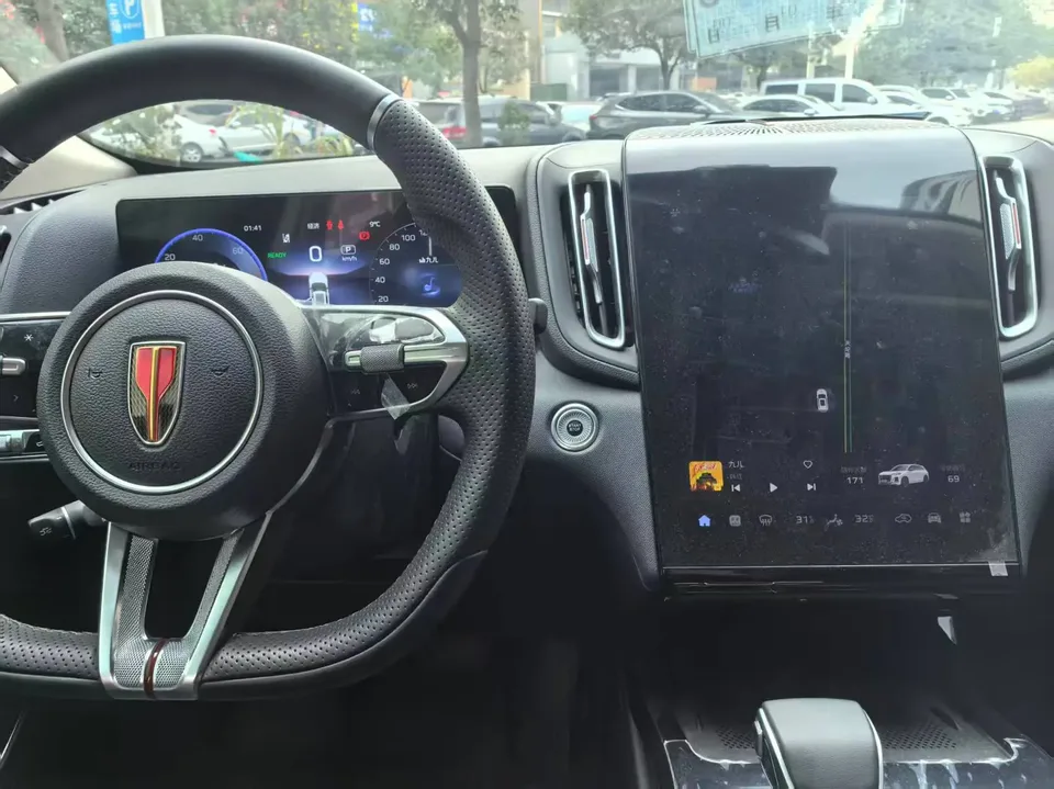 Hongqi HS3 PHEV 117km Jinwei Edition 2025 — миниатюра 4