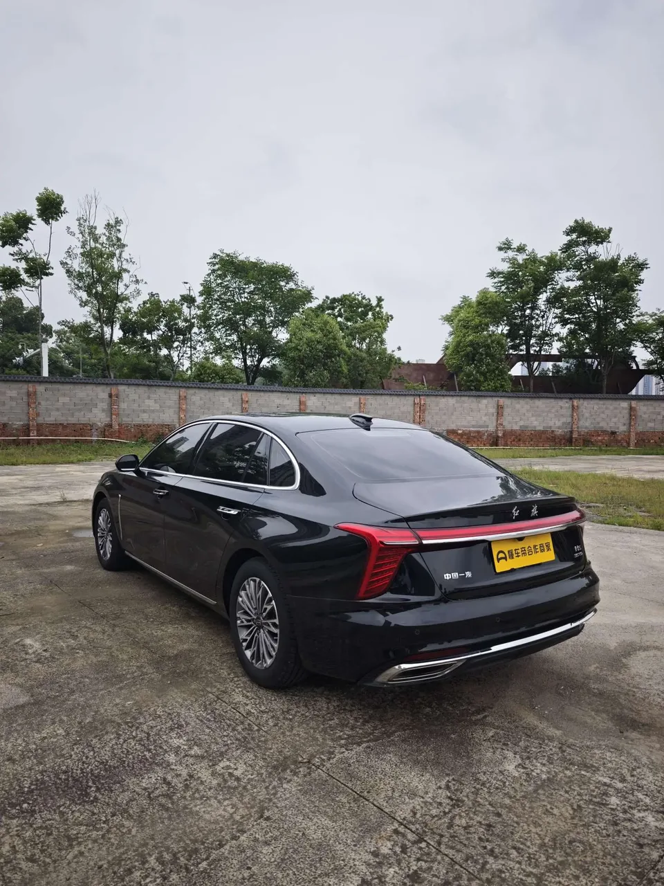 Hongqi H5 Hongqi H5 2023 1.5T DCT Zhilian Qiyue Edition 2023 — миниатюра 2