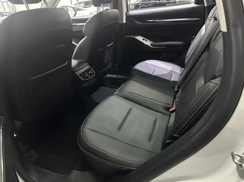 Haval H6 third generation 1.5GDIT automatic Supreme+ version 2022 — миниатюра 5