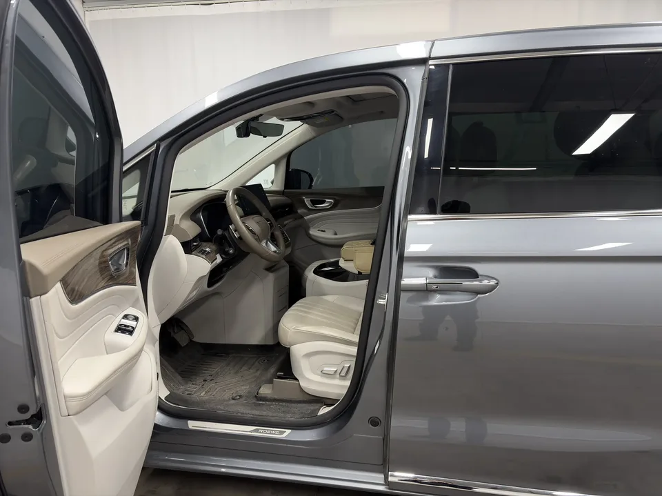 Roewe iMAX8 400TGI Enjoy Edition 2023 — миниатюра 5