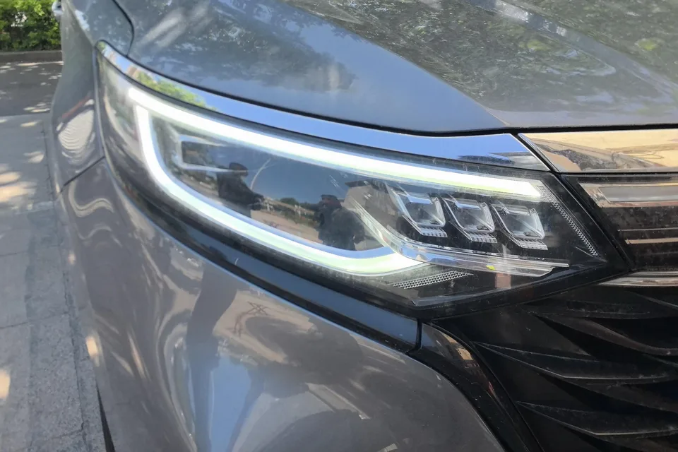 Roewe iMAX8 400TGI VIP Travel Exclusive Edition 2023 — миниатюра 2