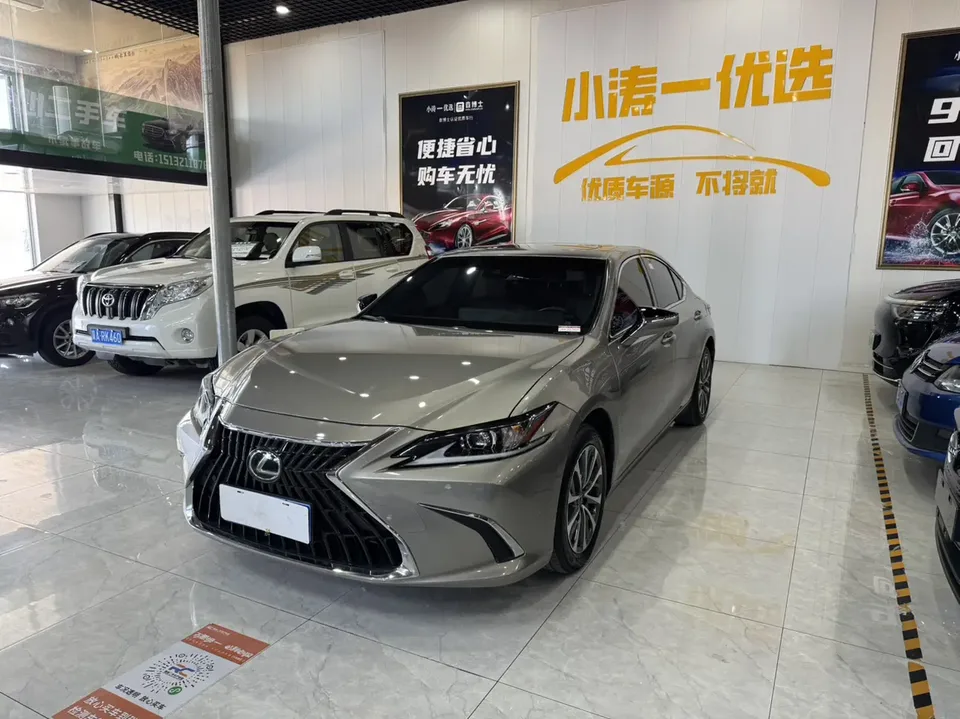 Lexus ES 2024