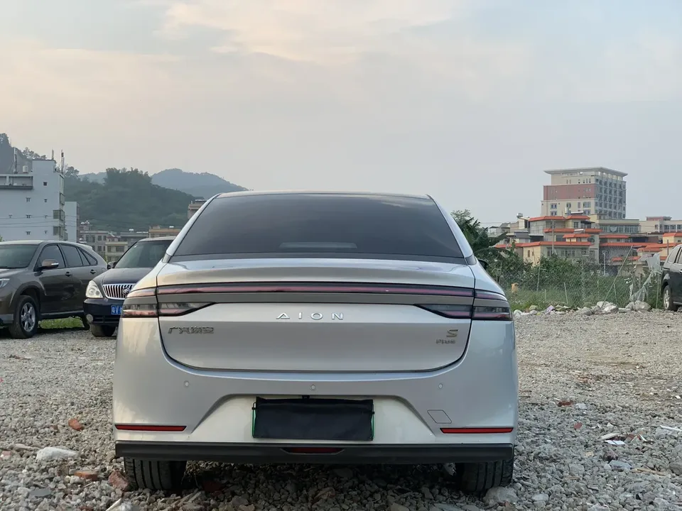 AION S S 2021 Plus 80 Technology Edition 2022 — thumbnail 2