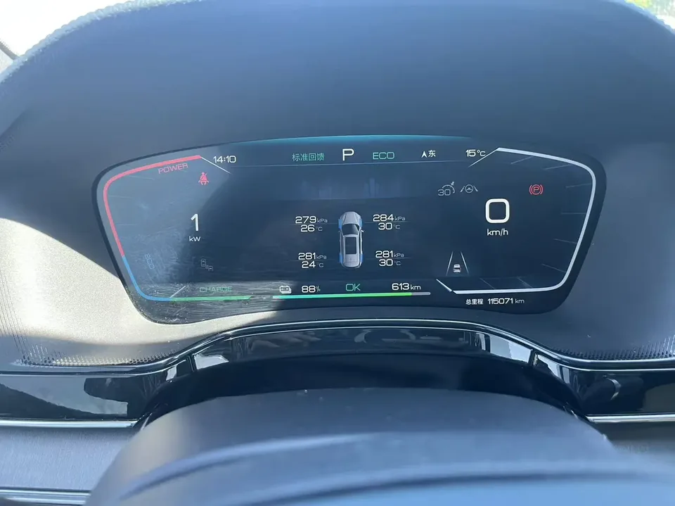 BYD Tang EV 730KM exclusive model 2022 — миниатюра 4