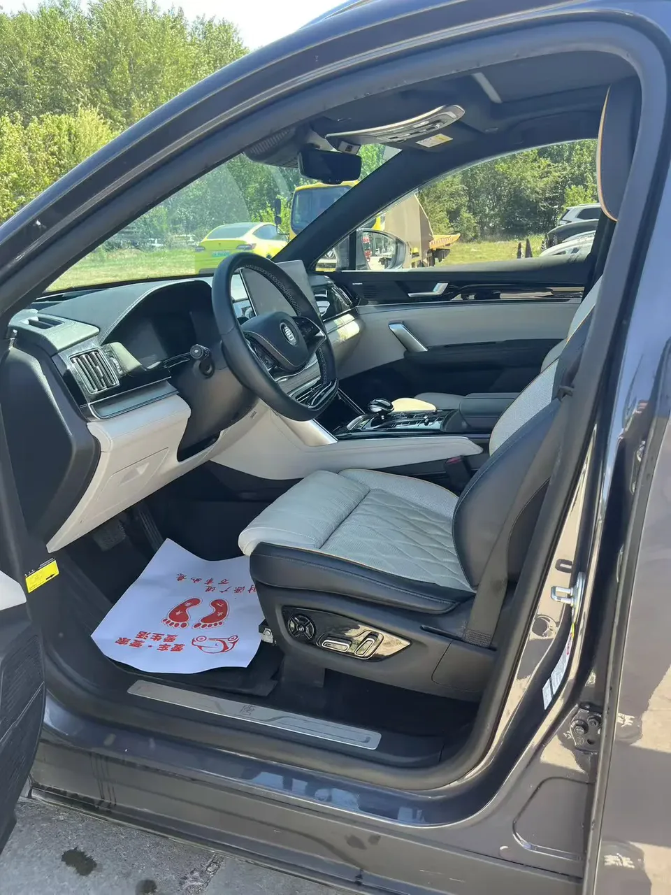 BYD Tang EV 730KM exclusive model 2022 — миниатюра 5