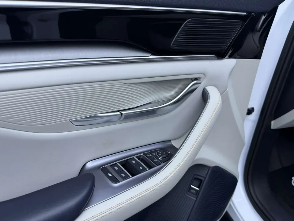 BYD Song PLUS DM DM-i Honor Edition 110KM Flagship PLUS 2025 — миниатюра 3