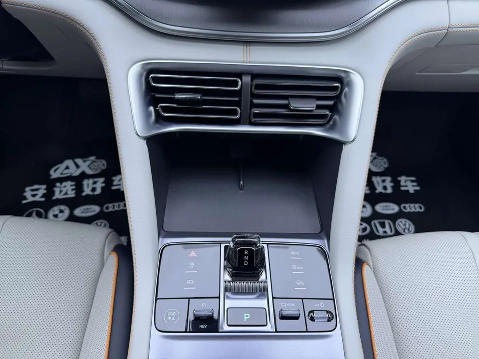 BYD Song PLUS DM DM-i Honor Edition 110KM Flagship PLUS 2025 — миниатюра 4