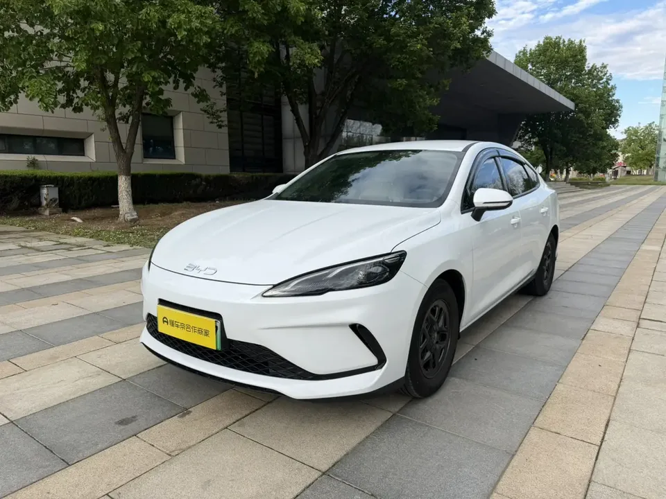 BYD Seal 05DM Seal 05DM 2025 DM-i 55KM Deluxe Smart Driving Edition 2025 — photo 1, buy with delivery to Moscow