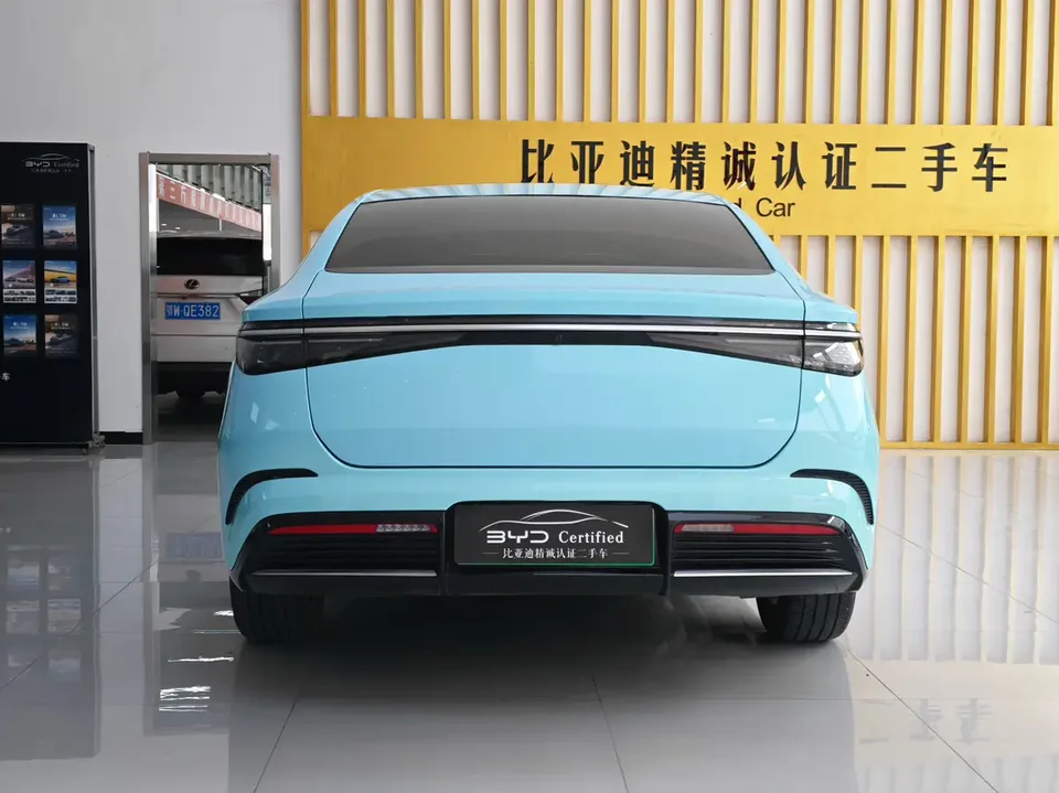 BYD Seal DM Honor Edition DM-i 1.5L 121KM Luxury Model 2024 — миниатюра 2