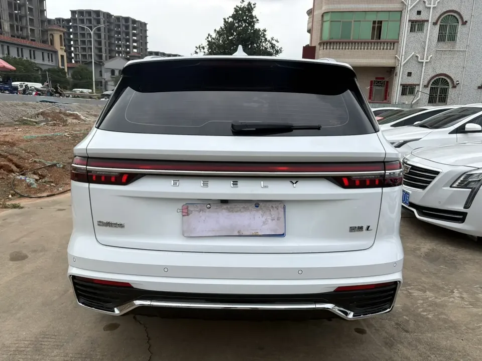 Geely Monjaro 2.0TD DCT EVO 2WD Premium Edition 2023 — миниатюра 5