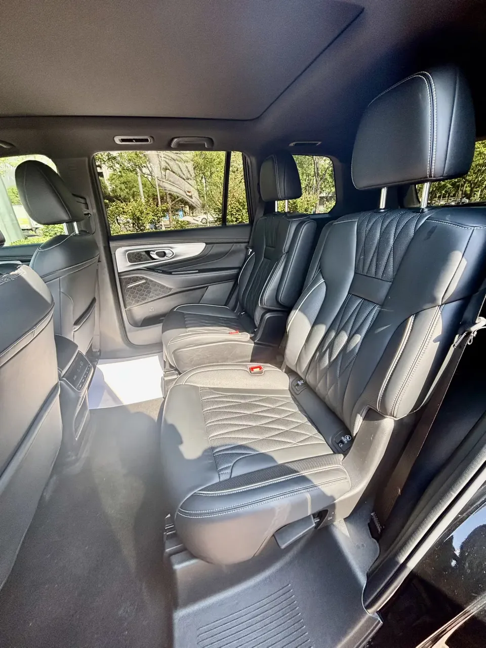 GAC Trumpchi GS8 Trumpchi GS8 2022 Pilot Series 2.0TGDI 2WD luxury smart connected version 6 seats 2022 — миниатюра 5