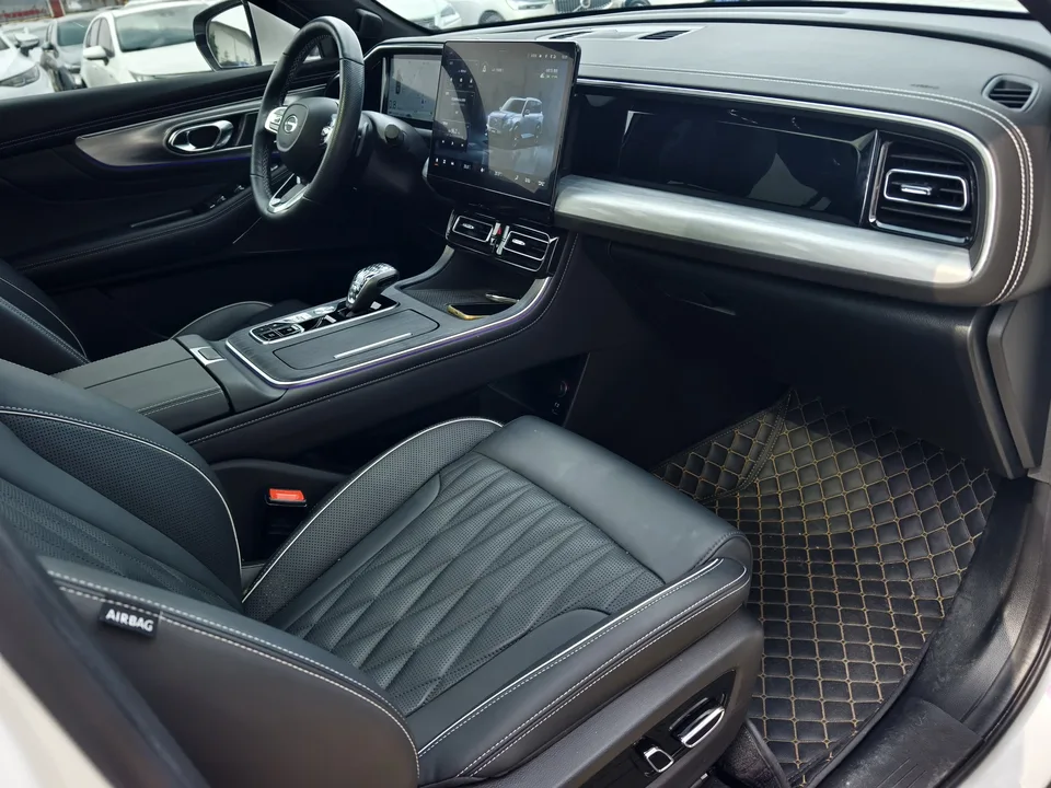 GAC Trumpchi GS8 Pilot Series 2.0TGDI 2WD Premium Edition 7 Seaters 2022 — миниатюра 5