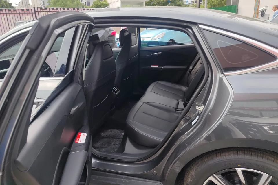 Changan Escape Escape 2025 1.5T DCT 500Bar Premium Edition 2025 — thumbnail 4