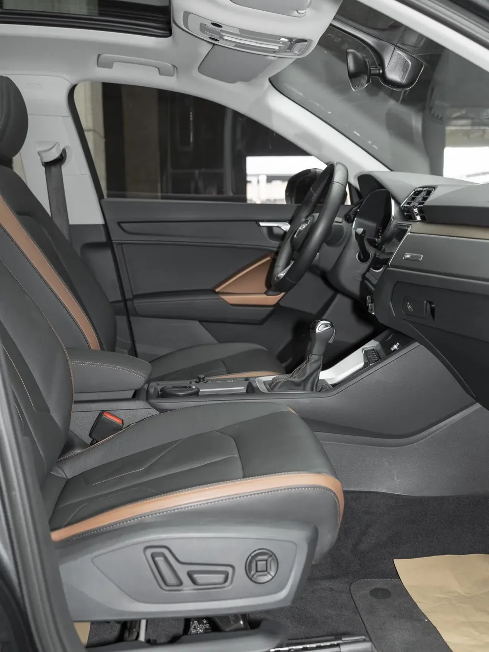 Audi Q3 Audi Q3 2023 35 TFSI Fashionable and Elegant 2023 — миниатюра 4