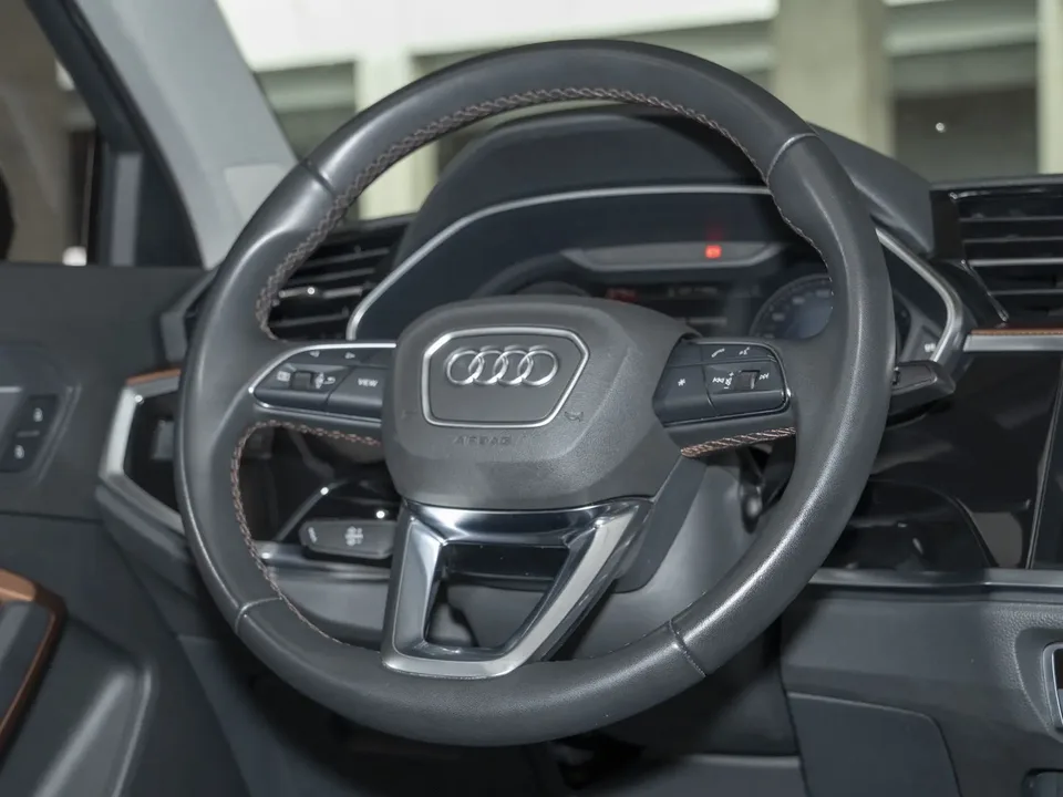 Audi Q3 Audi Q3 2023 35 TFSI Fashionable and Elegant 2023 — миниатюра 5