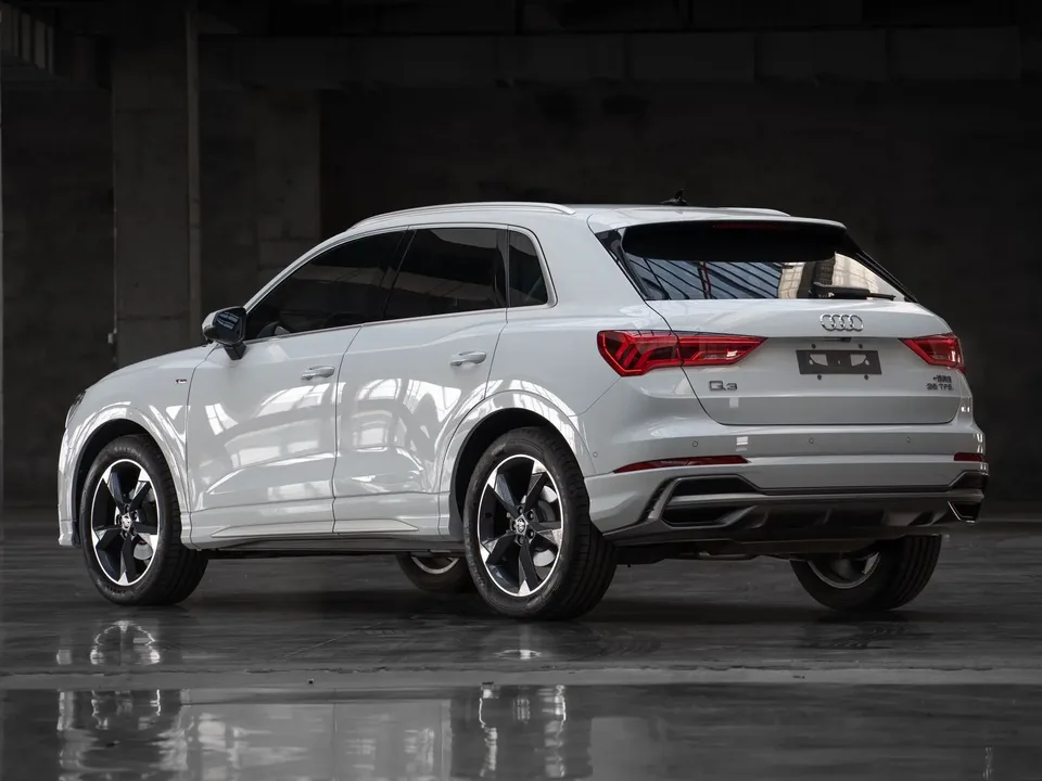 Audi Q3 Audi Q3 2022 35 TFSI Fashionable and Dynamic 2022 — миниатюра 2