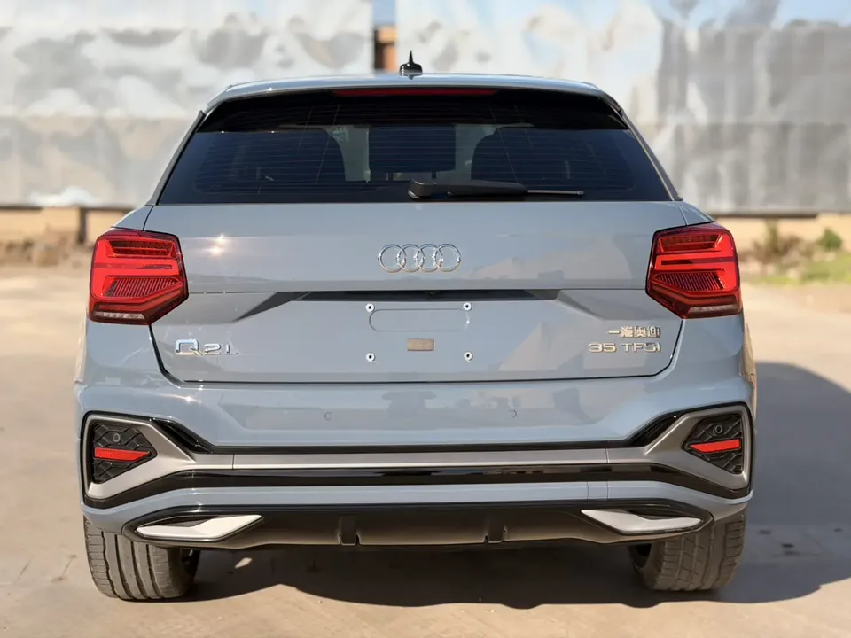 Audi Q2L Audi Q2L 2022 35 TFSI RS kit burning speed type 2022 — миниатюра 2