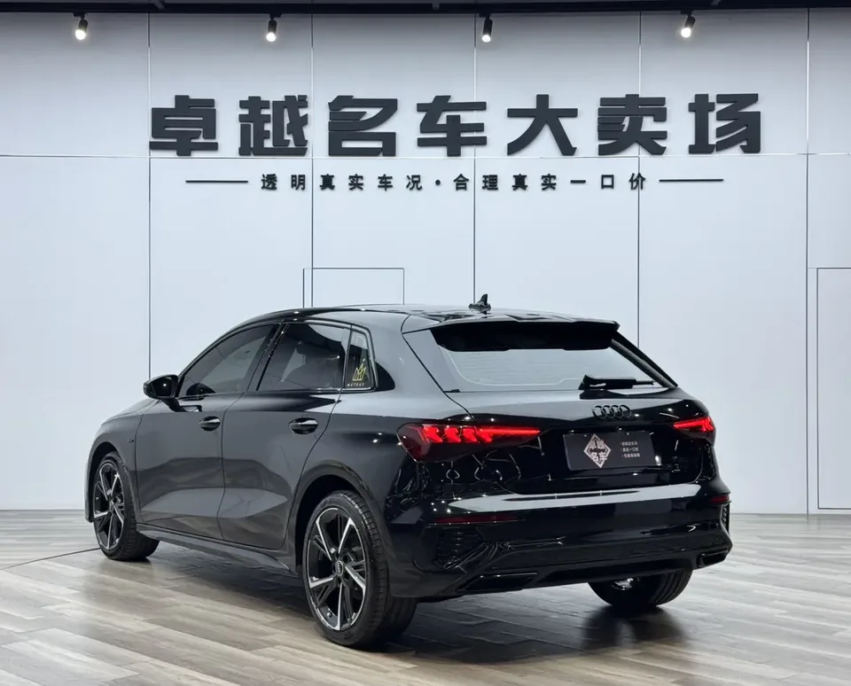 Audi A3 Sportback 35 TFSI stylish and sporty 2023 — миниатюра 2