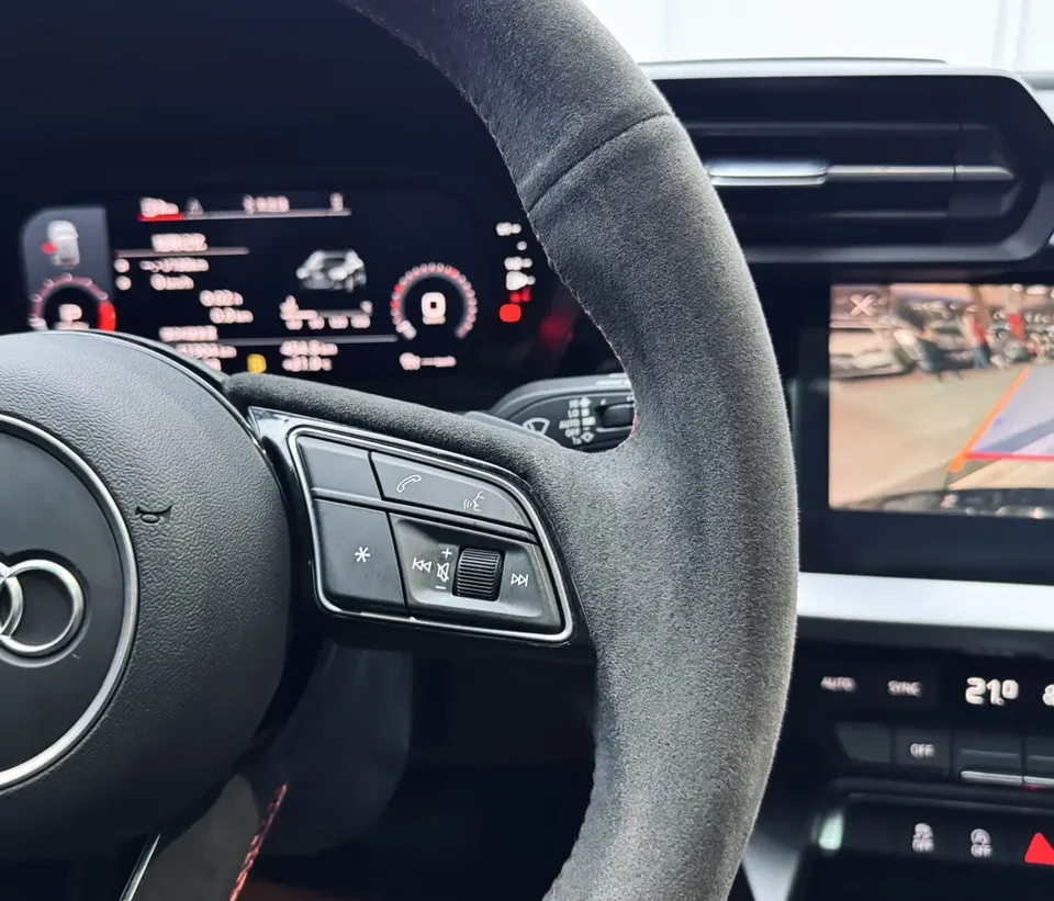 Audi A3 Sportback 35 TFSI stylish and sporty 2023 — миниатюра 4